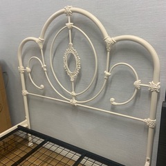 laura ashly ローラ　アシュレイ　セミダルベットフレームの画像