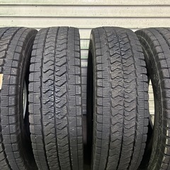 ‼️ハイエース　キャラバン‼️ブリヂストン　ブリザック　スタッドレスタイヤ　195/80r15の画像