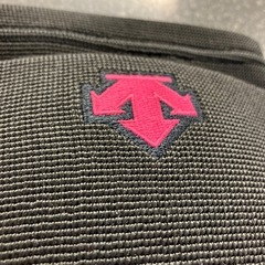 M2511-109 DESCENTE バレーボール サポーター① Fサイズ 縦横4way ストレッチ おそらく未使用品です。 の画像