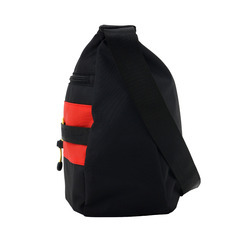 【10%OFF】ショルダーバッグ　ユニセックス MOUNTAINSMITH LANDSCAPE (BOAT FORM SHOULDER) MSCC-0005 18L BLACK / RED 送料無料の画像