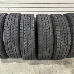 ‼️デュトロ　キャンター　トラック‼️ブリヂストン　ブリザック　スタッドレスタイヤ　205/70r16 6本の画像