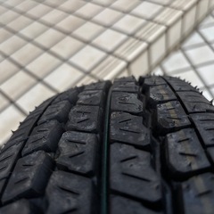 165 13 LT 　FALKEN夏タイヤ1本のみ　なぜか製造年刻印なしですが、溝やプチプチが残っています。の画像