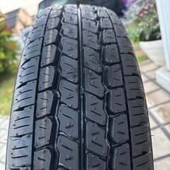 165 13 LT 　FALKEN夏タイヤ1本のみ　なぜか製造年刻印なしですが、溝やプチプチが残っています。の画像