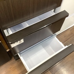 Aqua 4ドア冷蔵庫の画像