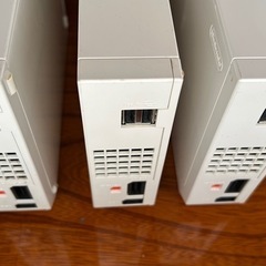 Wii 本体3台／ケーブルコード、コントローラーの画像