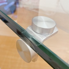 ガラステーブルの画像