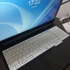 富士通 高年式高性能10世代Corei5　4コア8スレッド　メモリ8G 高速SSD搭載メモリ大容　 大画面15.6インチ　Wifi対応　　カメラ内蔵　Windows11の画像