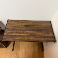 パソコンデスクの画像