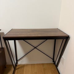 パソコンデスクの画像