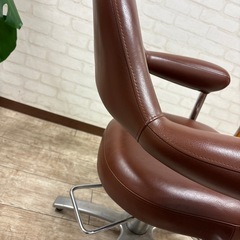 美容室のセット椅子
の画像