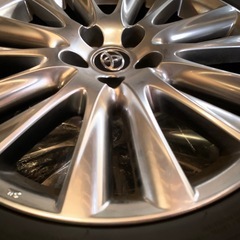 トヨタ　ハリアー　純正　スタッドレスタイヤ　4本セットの画像