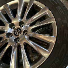 トヨタ　ハリアー　純正　スタッドレスタイヤ　4本セットの画像