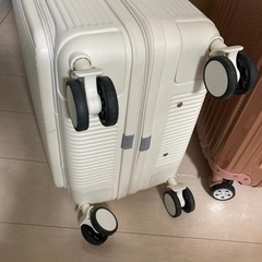 新品未使用のスーツケースsサイズ の画像