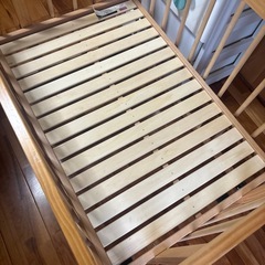 ベビーベッドの画像