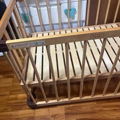 ベビーベッドの画像