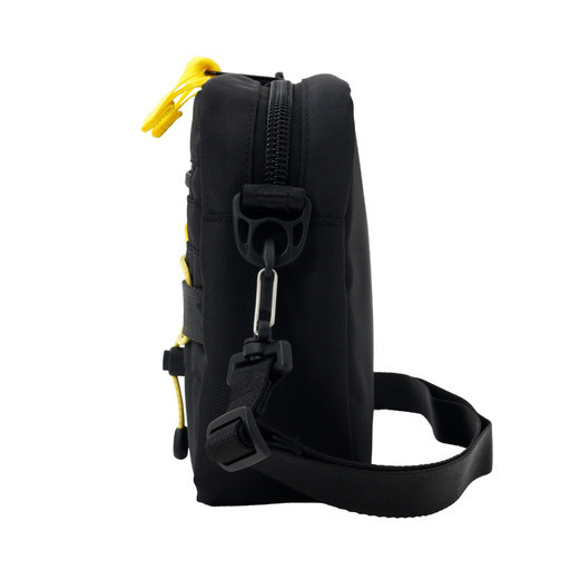 【10%OFF】ショルダーバッグ　ユニセックス MOUNTAINSMITH PRISM (HORIZONTAL SHOULDER) MSCC-0006 3.5L BLACK / BLACK 送料無料