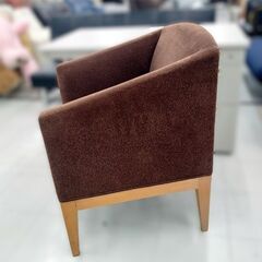 ② 木製フレーム ラウンジチェア 幅69cm ファブリック  ブラウン系 アームチェア ソファタイプ 椅子 チェア  いす イス 苫小牧西店の画像