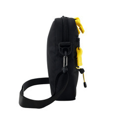 【10%OFF】ショルダーバッグ　ユニセックス MOUNTAINSMITH PRISM MINI (VERTICAL SHOULDER) MSCC-0007 2L BLACK / BLACK 送料無料の画像