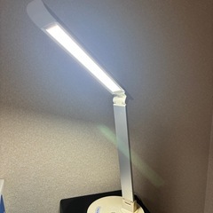 デスクライトの画像