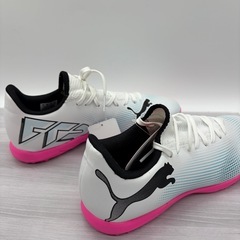 新品　PUMA サッカーシューズ ホワイト/ピンクの画像