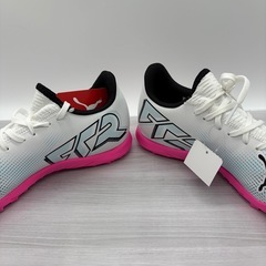 新品　PUMA サッカーシューズ ホワイト/ピンクの画像