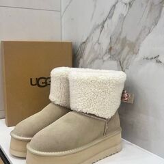 UGG ムートンブーツ ベージュ ショート 本毛 毛皮 レディース 専用ボックス付きの画像