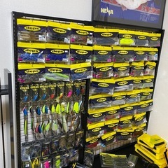 ルアー陳列棚、業務用ラックレールの画像