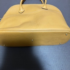 ユリエ　ニタニ　　YURIE NITANIハンドバッグ　本革 キャメルの画像