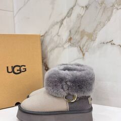 UGG ムートンブーツ ベージュ ショートの画像