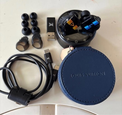 【定価13万円】ルイヴィトン　ワイヤレスイヤホン