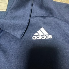 adidasポロシャツの画像