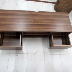 テレビ台 ローボード 幅120×奥行39.5×高さ30.5cm 引出し×2 キャスター付き 木目調 ブラウン系 リビングボード AVボード テレビボード TVボード TV台 収納家具 苫小牧西店の画像