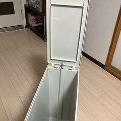 ゴミ箱(中)の画像