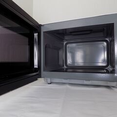 【新品未使用 訳アリ品】パナソニック　電子レンジ　NE-FL1C-W　2025年製　最大出力１０００W　巾488mm　奥行380mm　高さ298mm　※向かって左奥下に大きな損傷あり（動作確認済み）※　の画像