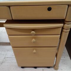 リユースのサカイ栃木店★ジモティ割あり★  学習机 ベージュ W103×D65×H122 クリーニング済み TC11489の画像