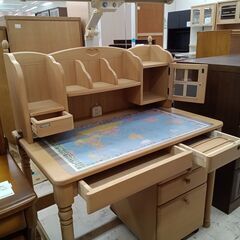 リユースのサカイ栃木店★ジモティ割あり★  学習机 ベージュ W103×D65×H122 クリーニング済み TC11489の画像
