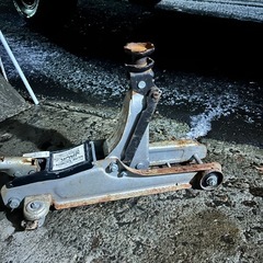 ローダウン車対応油圧ジャッキの画像