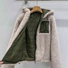 MIU MIU ターキッシュファー パーカー グレー ベージュ フード付き ノーカラー ラグジュアリー レディースの画像