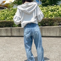 アプレジュール パーカー アイボリーの画像