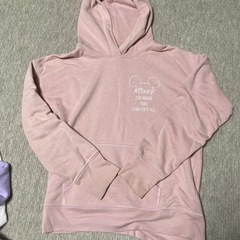ユニクロミッキーパーカーの画像
