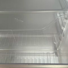 アクア 2ドア 冷凍冷蔵庫 AQR-141A 2012年製 137L 冷蔵94L 冷凍43L 動作確認済 生活家電 ノンフロン冷蔵庫 イエロー Y2380の画像