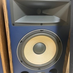 JBL4305H WHペアの画像