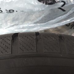 タイヤ4本の画像