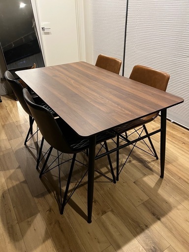 ダイニングテーブル(4人掛け)