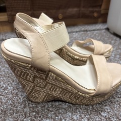 厚底サンダルの画像