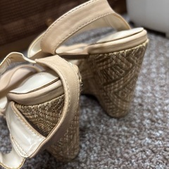 厚底サンダルの画像