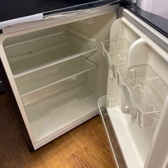 【安心の6ヶ月保証】エスキュービズム の2ドア冷蔵庫の画像