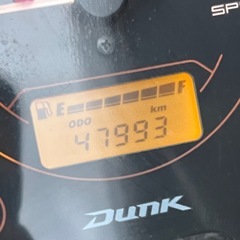 大人気セール‼️安心のバッテリー新品✨️前後タイヤまだまだ山あり🗻ヘッドライトバルブ新品✨️嬉しいオイル交換済み♻️燃費重視＆バイク初心者＆デザイン重視の方にオススメ✨ラクラク始動のインジェクション💥AF74 ダンク✴の画像