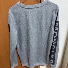 モンクレールトレーナーの画像