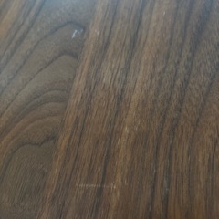 ダイニングテーブル、折り畳み椅子の画像